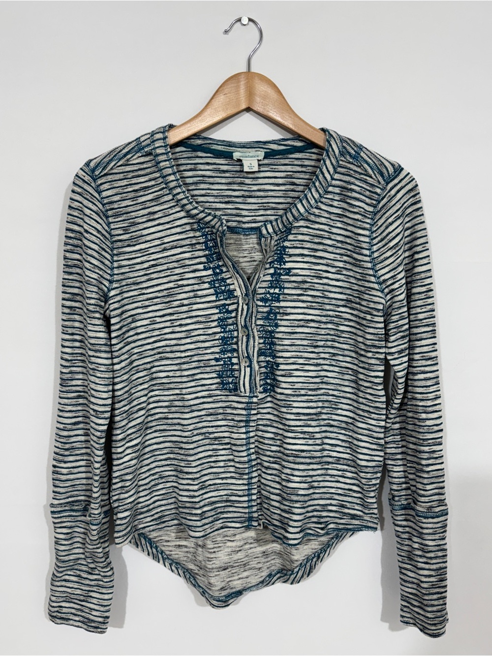 WSH131 {Sundance} "Cabin Cozy Up" Striped Embroidered Thermal Henley Shirt Top